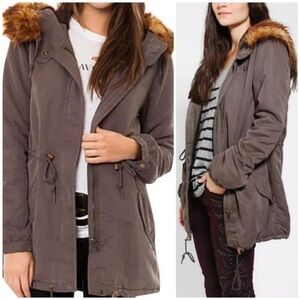 Urban Outfitters Obey Propaganda Parka Jacket Faux Fur Hood | Khaki Gree…